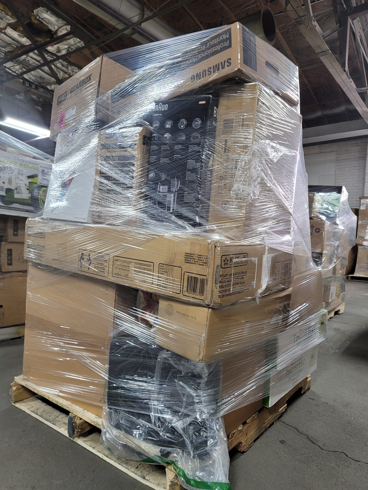 Amazon Liquidation Chicago 07
